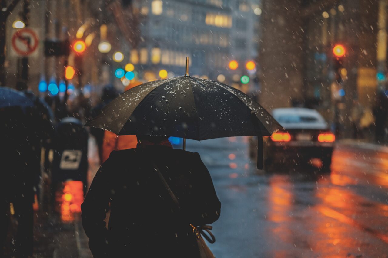 Sonhar com chuva (Imagem: Osman Rana/ Unsplash)