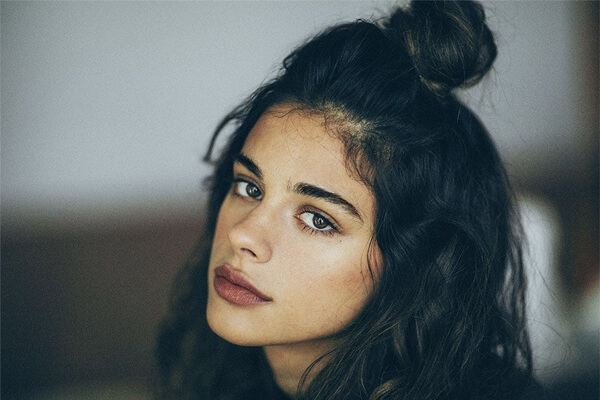 half bun combina com mulher de leao