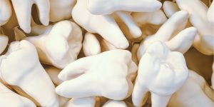 Sonhar com dente caindo (Imagem: Colourblind Kevin/ Unsplash)