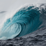 Sonhar com onda gigante: o que isso significa?
