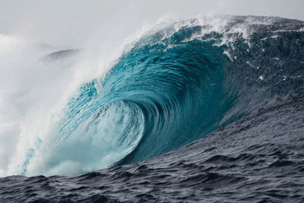 Sonhar com onda gigante: o que isso significa?