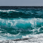 Sonhou com água do mar? Veja o significado aqui!