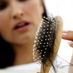 Sonhar com queda de cabelo: O que significa? Confira todas as respostas!