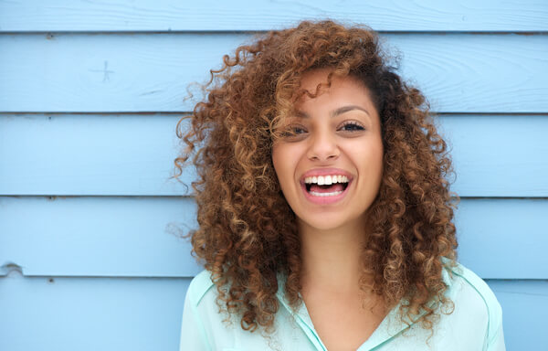 Sonhar com dentes brancos