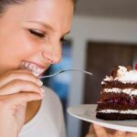 Sonhar comendo bolo – O que significa? Todos os resultados!