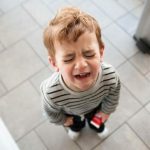 Sonhar com criança chorando: o que significa? É bom ou ruim?