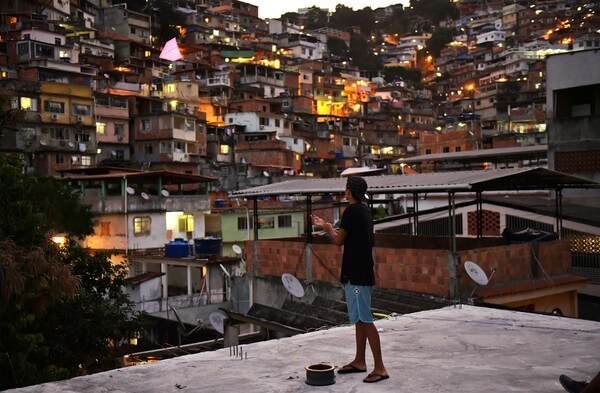 Sonhar com favela