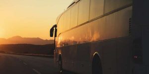 Sonhar com viagem de ônibus