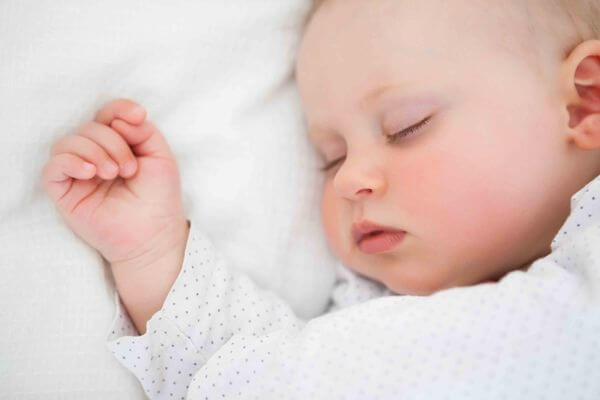 Sonhar com bebê dormindo