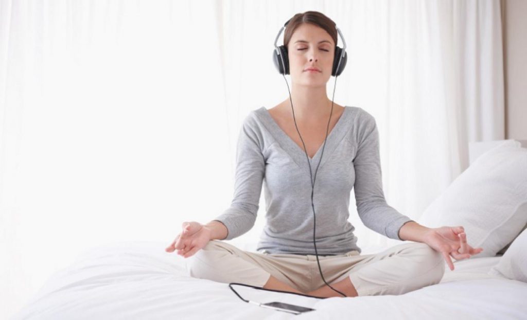 Meditação guiada: como funciona? Veja aqui os benefícios Meditação guiada: como funciona? Veja aqui os benefícios