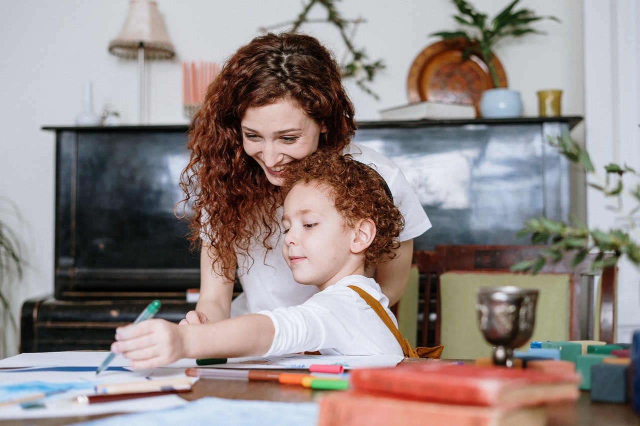 A mãe do signo de Peixes e sua relação com os filhos: veja aqui!