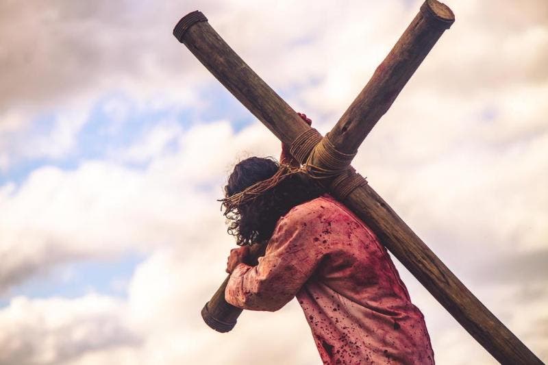 Cristo VIVE e está do seu lado: escute Sua palavra! Cristo VIVE e está do seu lado: escute Sua palavra!