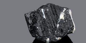 Turmalina Negra - Significado espiritual e como energizar